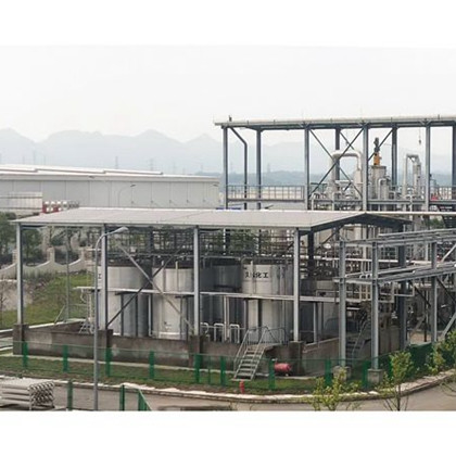 Torre più fredda del filtro a sabbia dall'atmosfera del macchinario dello stabilimento chimico degli ss